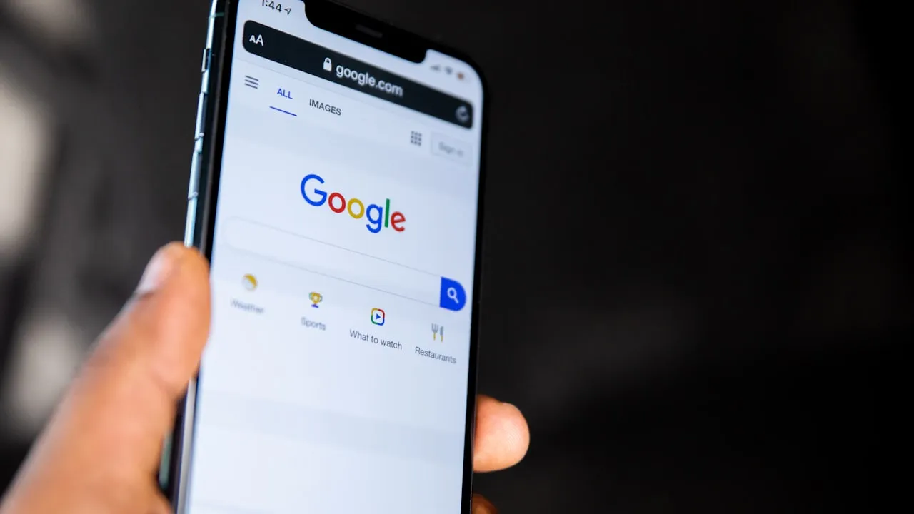 Google расширил AI Mode: 35+ новых языков и охват 200+ территорий