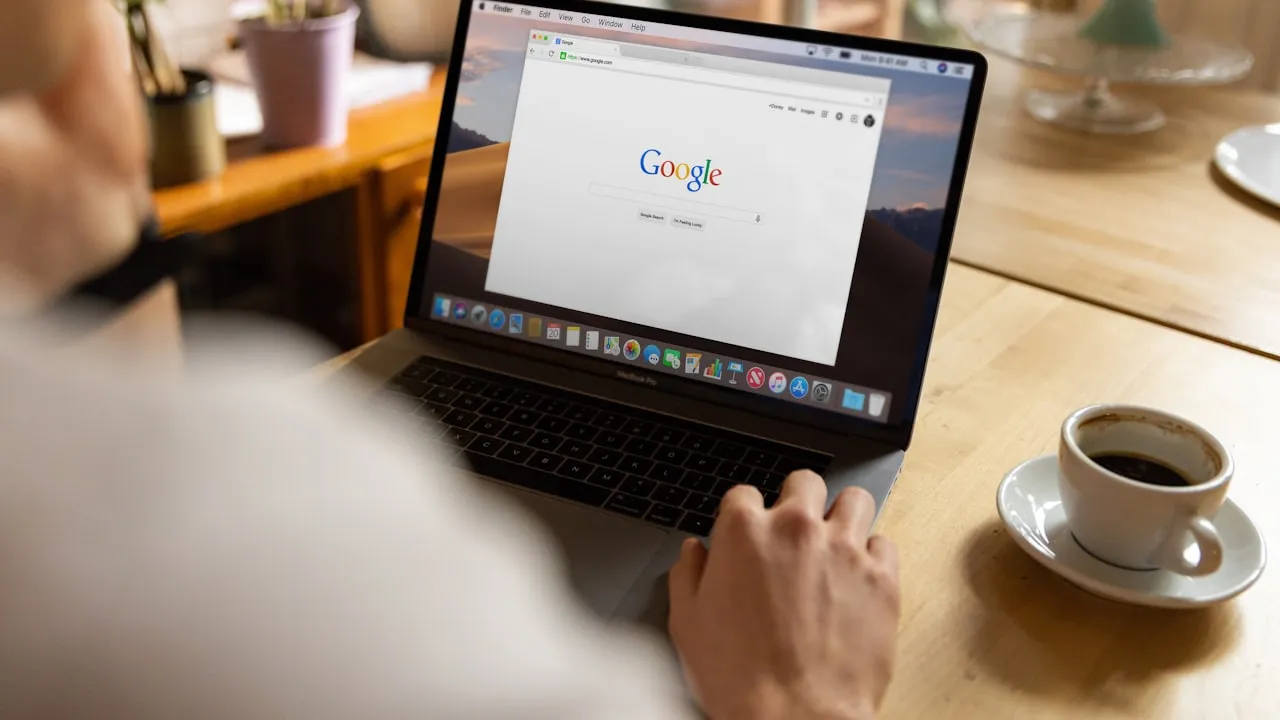 Google запустил информационные агенты в AI Mode для подписчиков AI Ultra