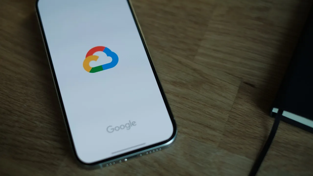 Google запустил AI Overviews в поиске: SGE стал общедоступным